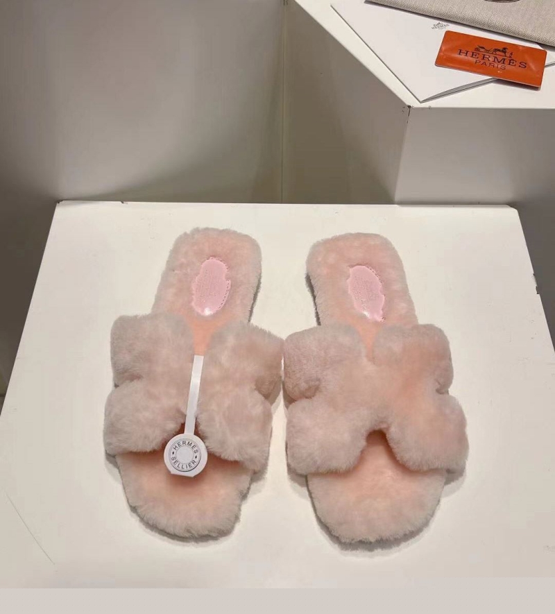 H**mes slippers